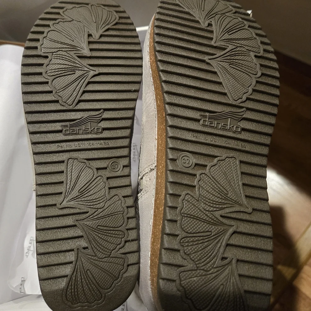NIB Dansko Women's Suede Fur-Lined Boots - Stone